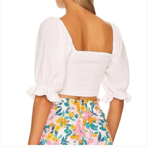 BCBGeneration Smocked Top in White crop top, Size Large NWT - Picture 2 of 6